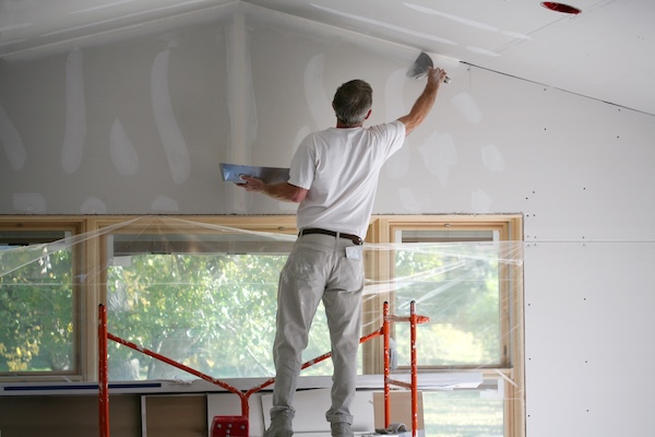 Applying Mud To Freshly Taped Sheetrock